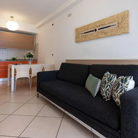 Family Retreat In A Beachfront With Pool Apartman Bibione