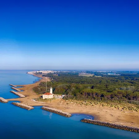 Family Retreat In A Beachfront With Pool * Bibione